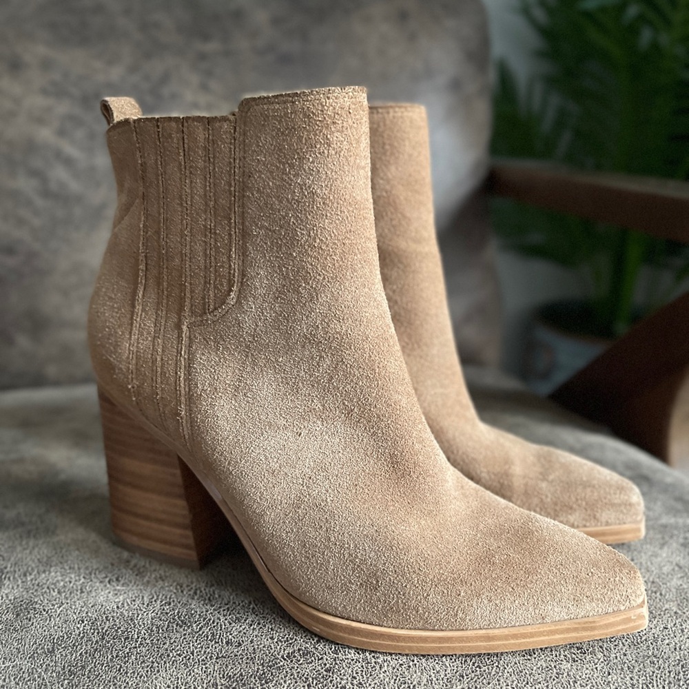 Marc Fisher Suede Heeled Booties Sz 6